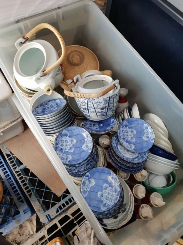 食器<br/>割れなし<br/>30円/kg(税込)